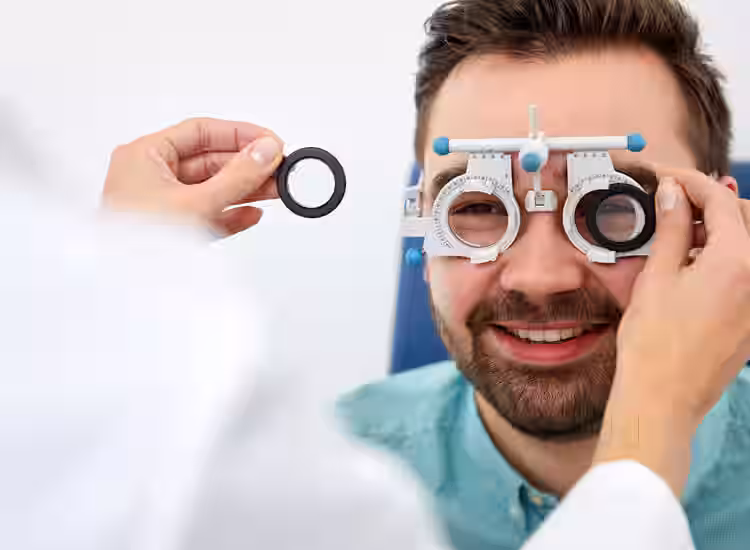 best eye surgeon in dubai